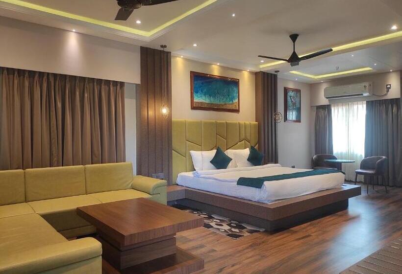 هتل The Dibrugarh Resort