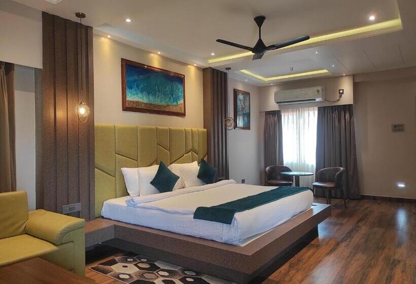 هتل The Dibrugarh Resort