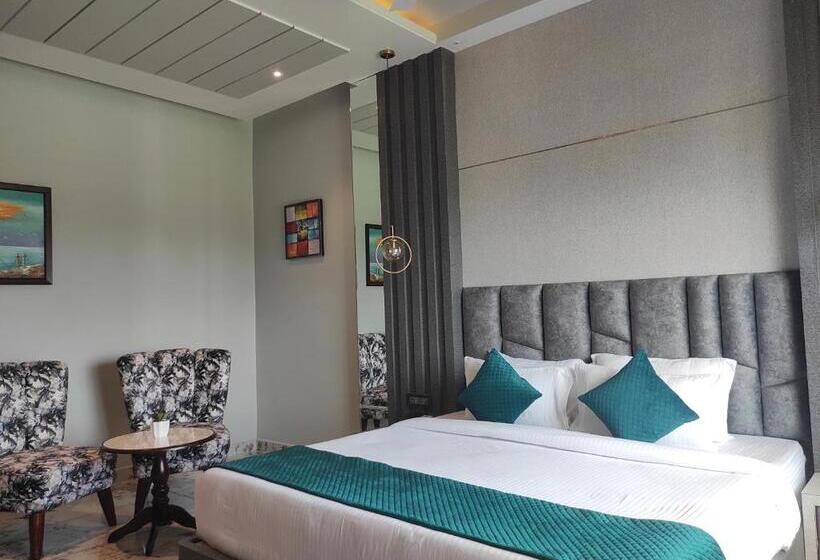 هتل The Dibrugarh Resort