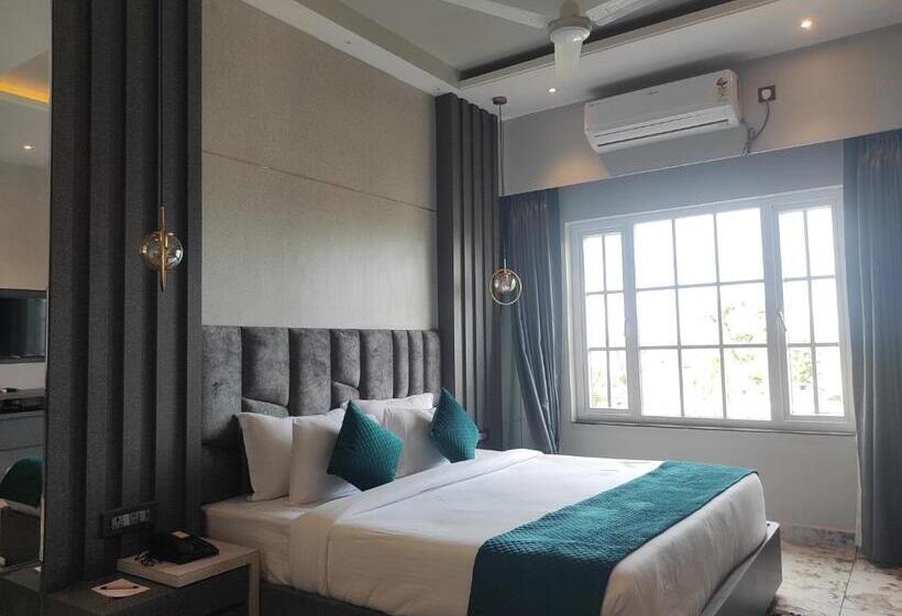 هتل The Dibrugarh Resort