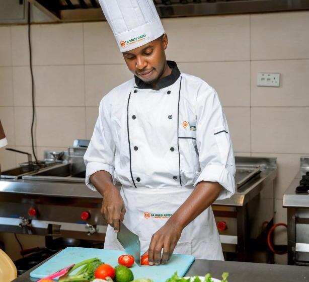 هتل La Brezi Suites