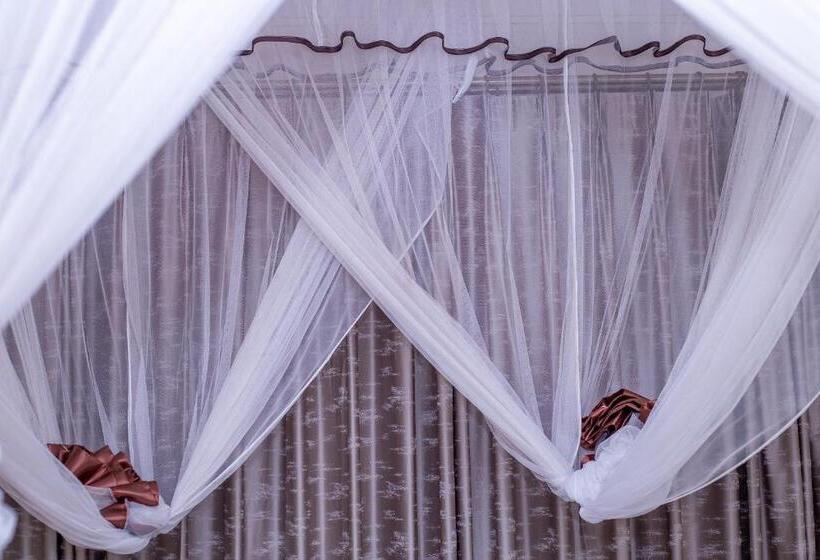 هتل La Brezi Suites