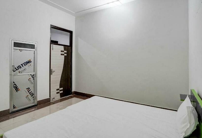 فندق Oyo 81362 Sahara Guest House