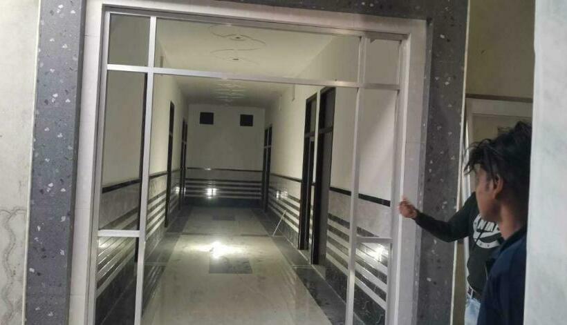 فندق Oyo 81362 Sahara Guest House