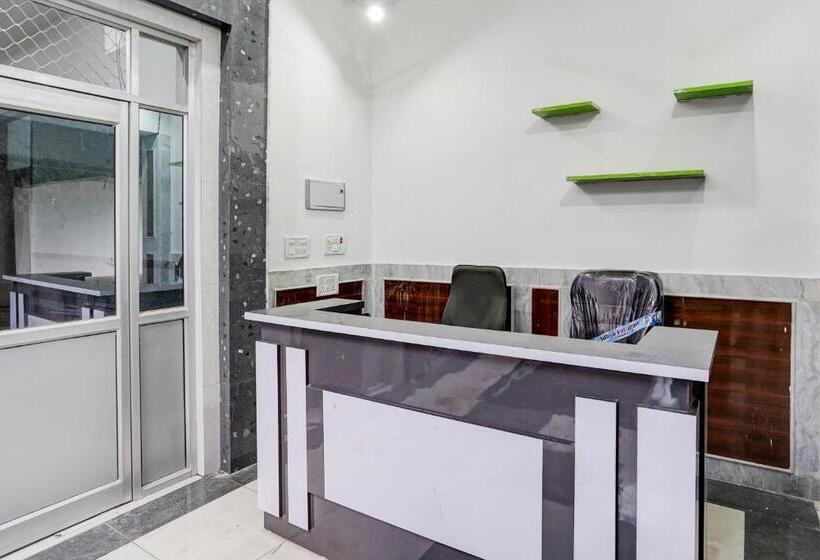 فندق Oyo 81362 Sahara Guest House