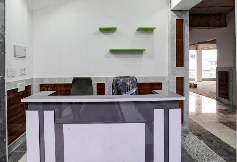 فندق Oyo 81362 Sahara Guest House