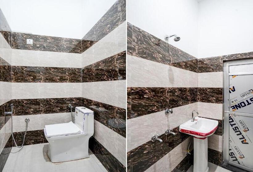 فندق Oyo 81362 Sahara Guest House