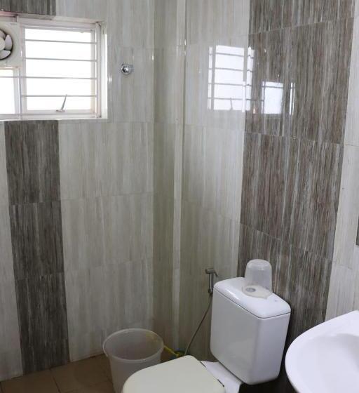 هتل Uthradam Towers