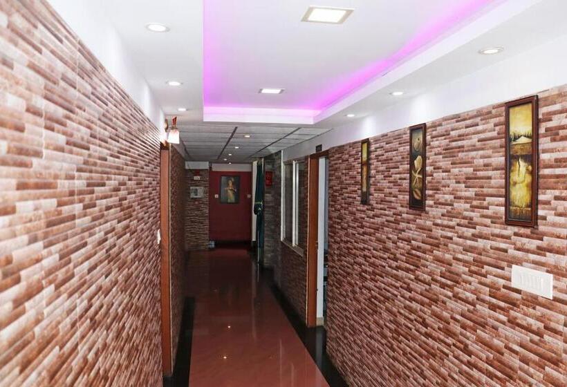 هتل Uthradam Towers