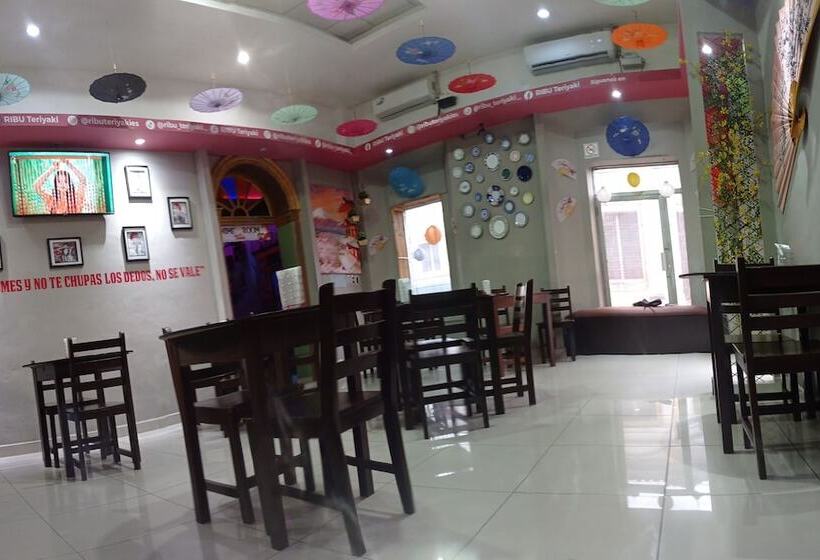 펜션 Del Tingo Al Tango Hostal