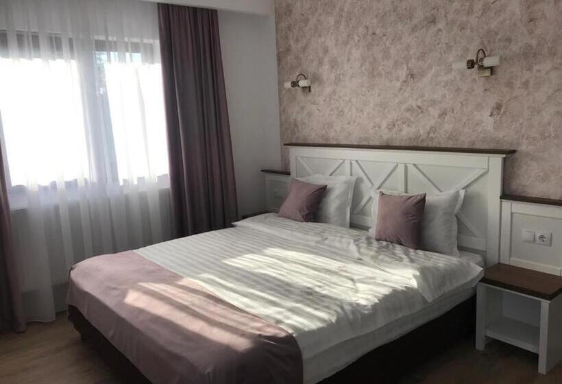 펜션 Evergreen Chalet