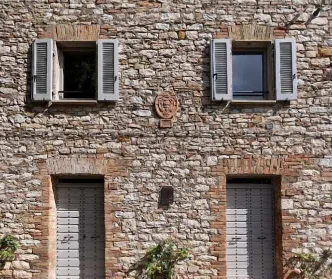بنسيون Forma Your Boutique Suite