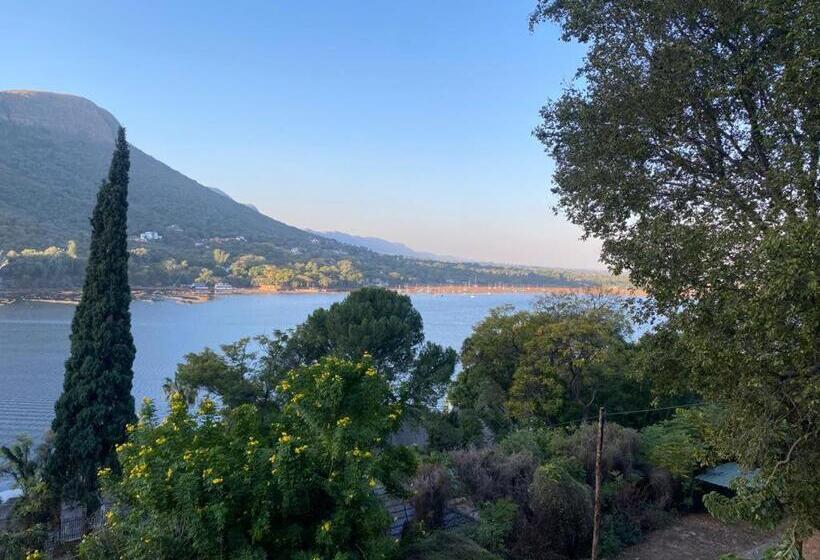 ペンション Manzi Villa