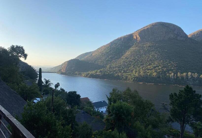 ペンション Manzi Villa