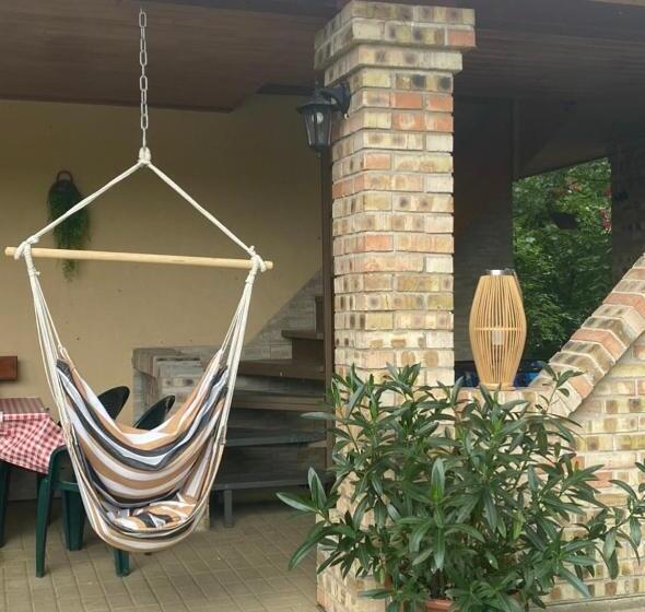 ペンション Pipacs Vendégház