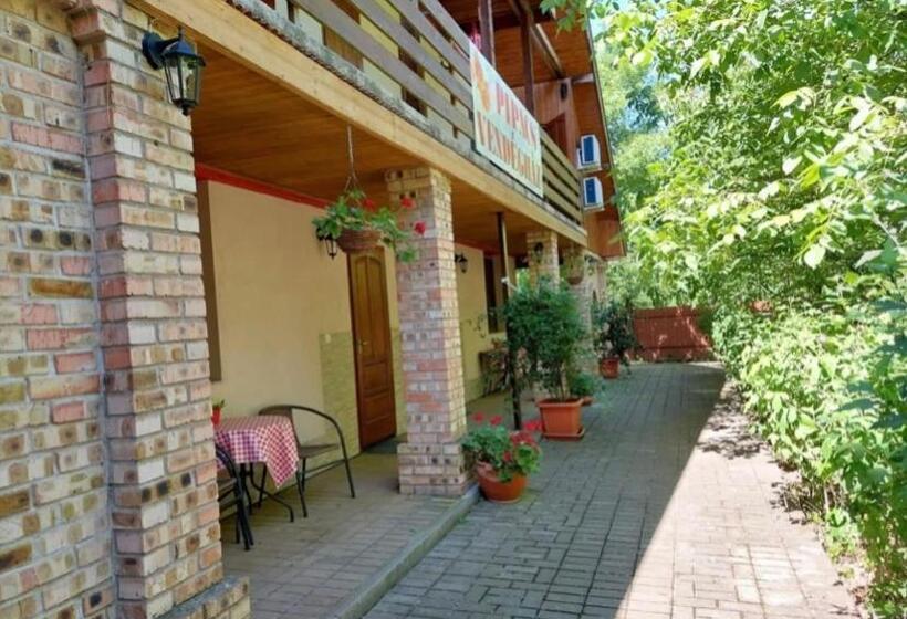 ペンション Pipacs Vendégház