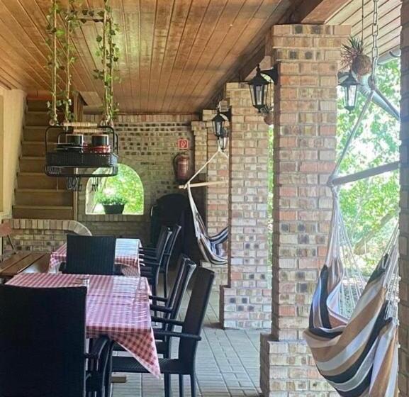 ペンション Pipacs Vendégház