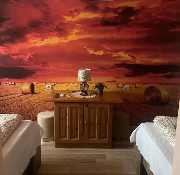 ペンション Pipacs Vendégház