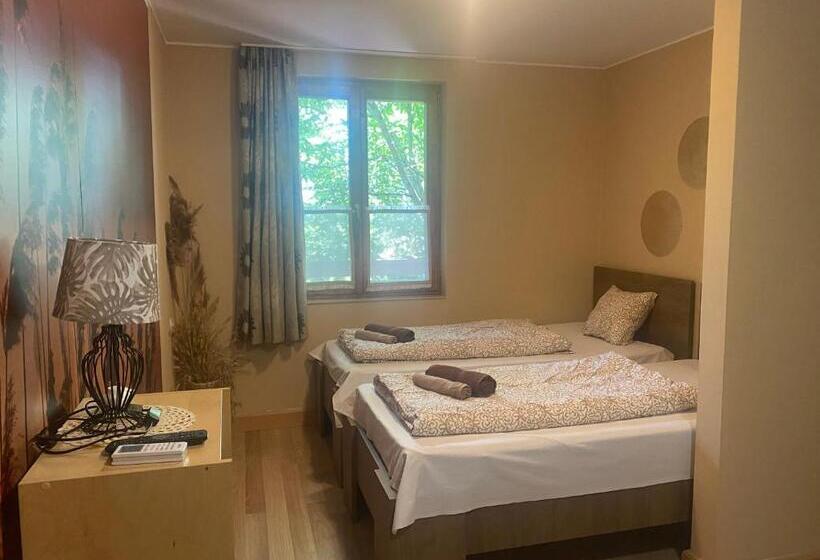 ペンション Pipacs Vendégház