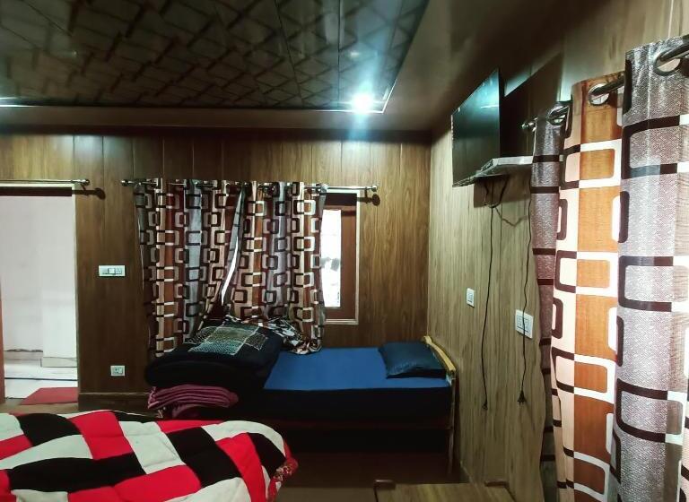 פנסיון Rupali Guest House