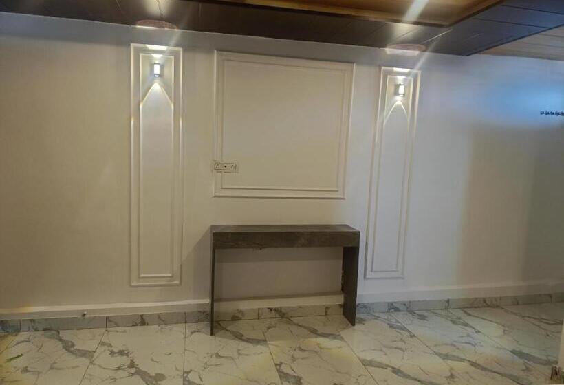 פנסיון Rupali Guest House