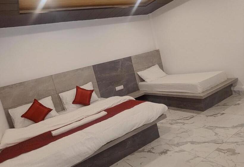 פנסיון Rupali Guest House