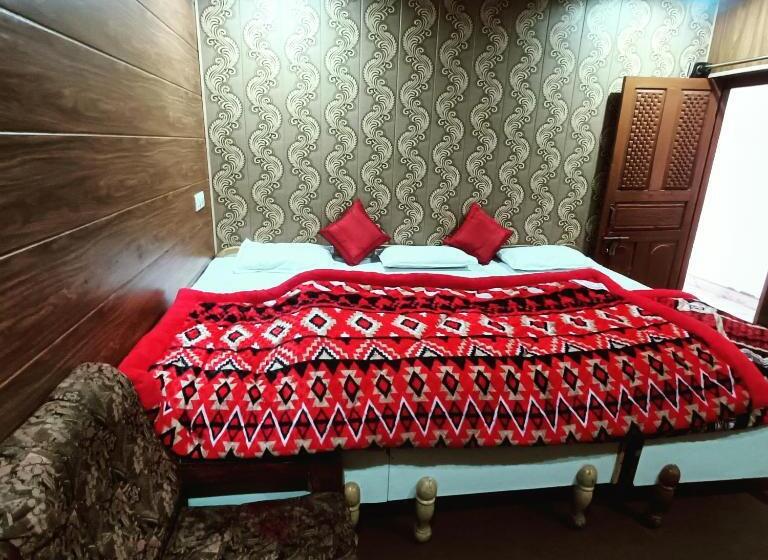 פנסיון Rupali Guest House