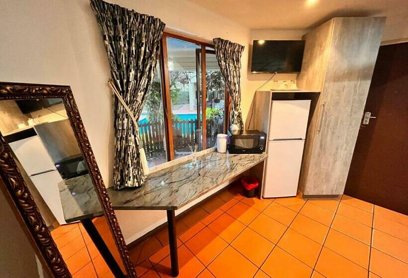 פנסיון The Woodhouse