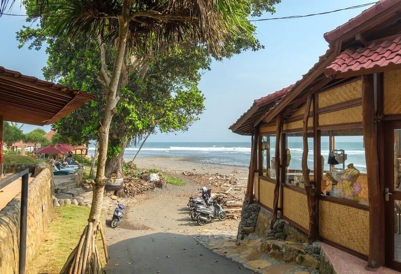 بنسيون Twospaces Living At Balian Green Lagoon