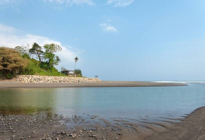 بنسيون Twospaces Living At Balian Green Lagoon