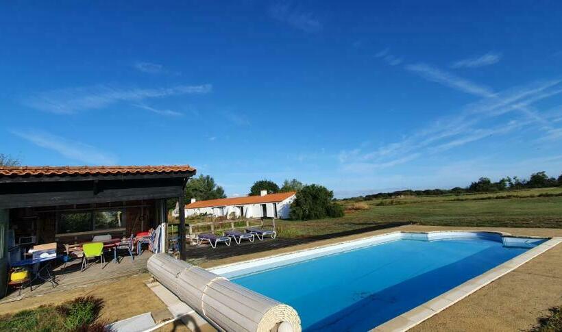 مبيت وإفطار Au Cœur Du Marais Breton