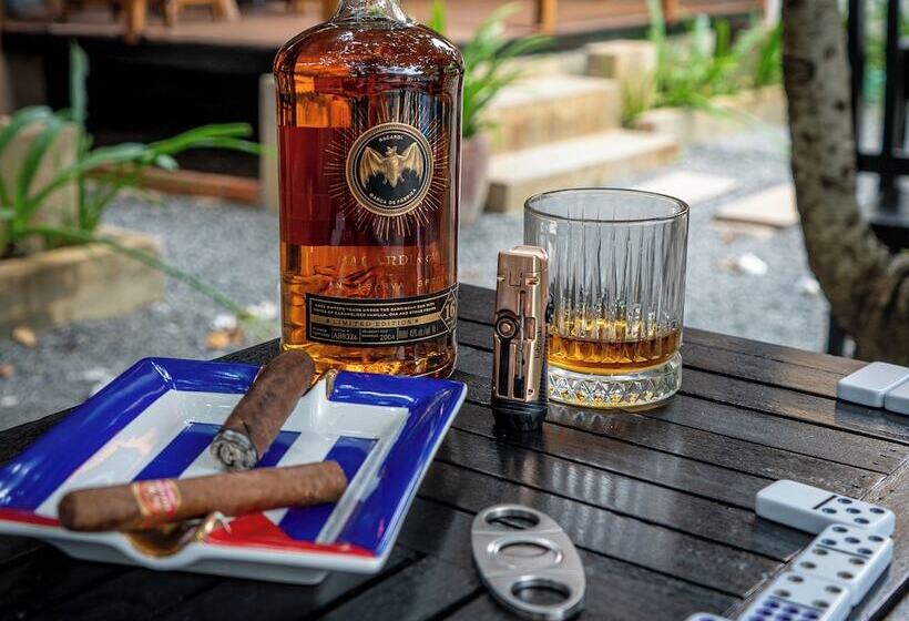 تختخواب و صبحانه Habana Angkor Boutique