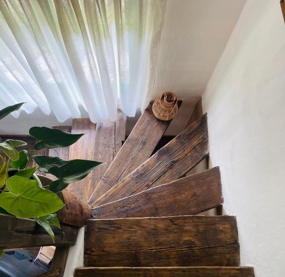 ベッドアンドブレックファースト Inside, The Village  Atelier