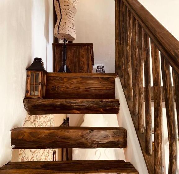 ベッドアンドブレックファースト Inside, The Village  Atelier