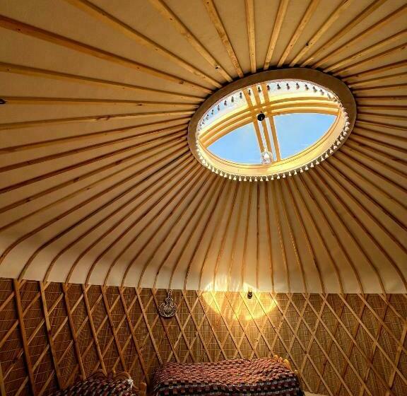تختخواب و صبحانه Rahmat Yurts