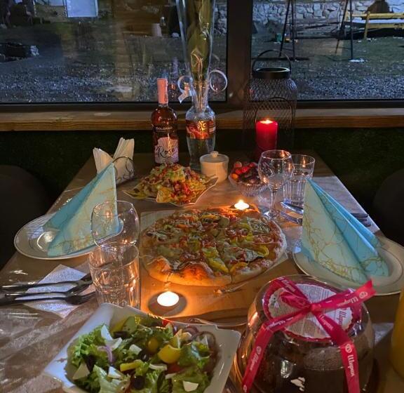 تختخواب و صبحانه Rahmat Yurts