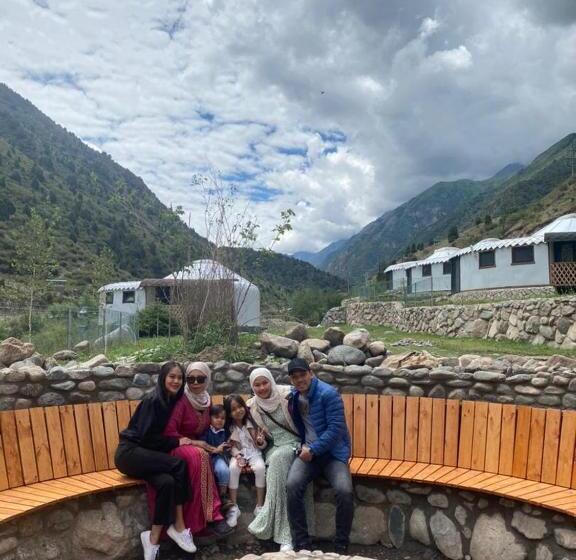 تختخواب و صبحانه Rahmat Yurts