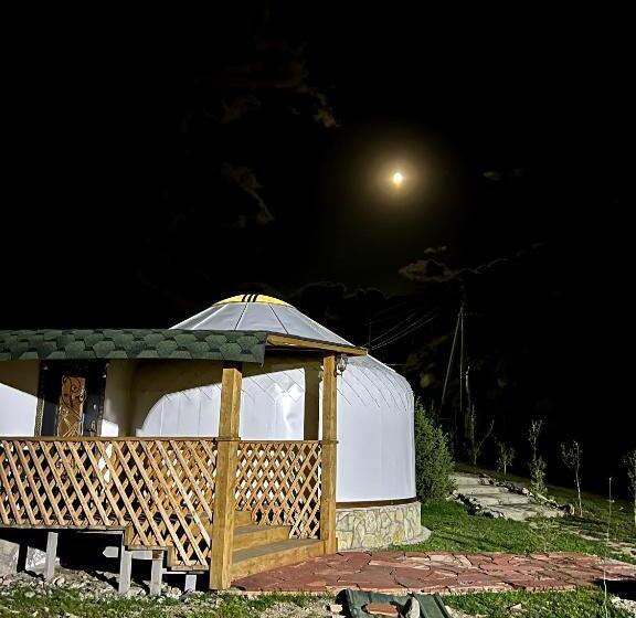 تختخواب و صبحانه Rahmat Yurts