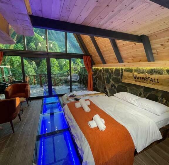 ベッドアンドブレックファースト Waterfallbungalow