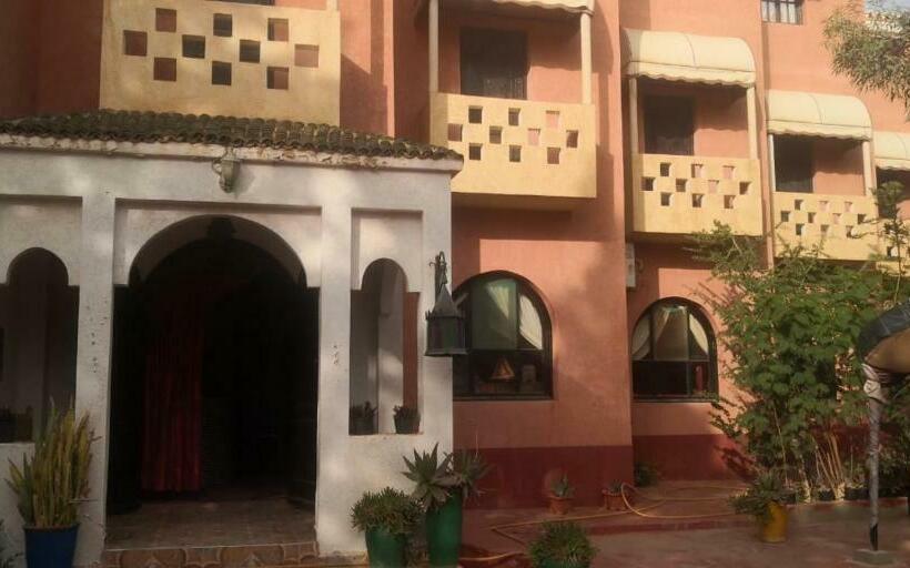 تختخواب و صبحانه Will Center Assounfou