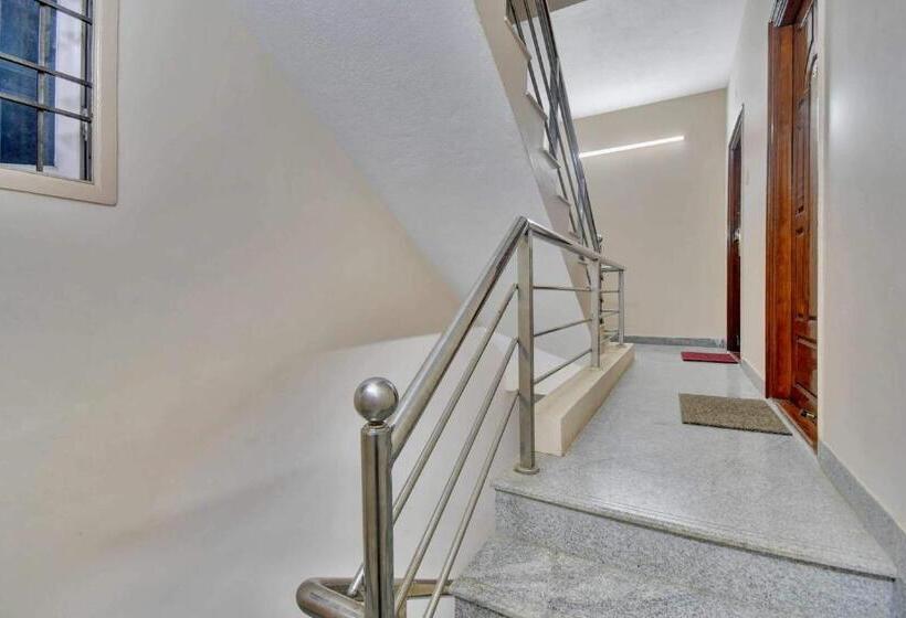 호텔 Collectipn O Pradee Queen Resort