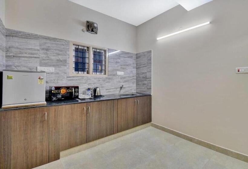 호텔 Collectipn O Pradee Queen Resort