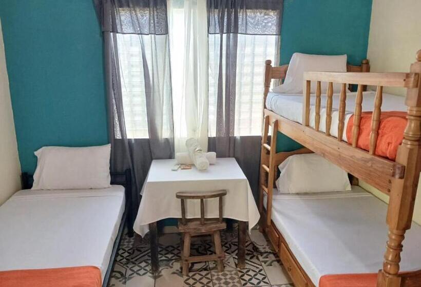 Отель El Rancho De Don Moncho Hostel