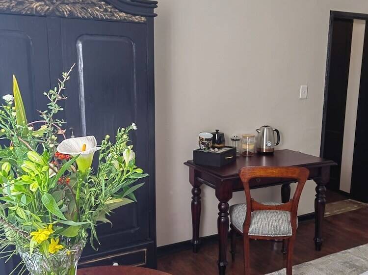 בית מלון כפרי Ing At Sandstone