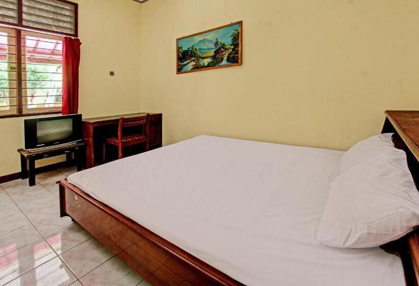 호텔 Oyo 92710 Losmen Tjabe Merah