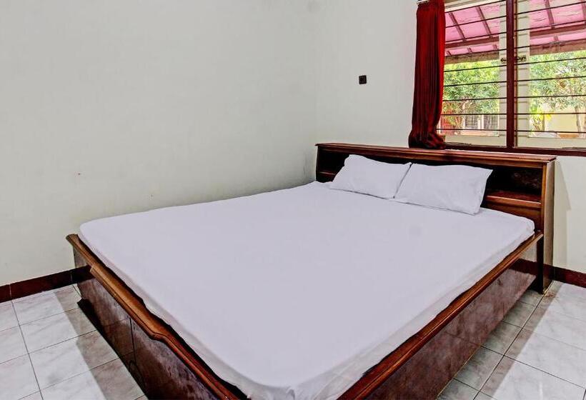 فندق Oyo 92710 Losmen Tjabe Merah