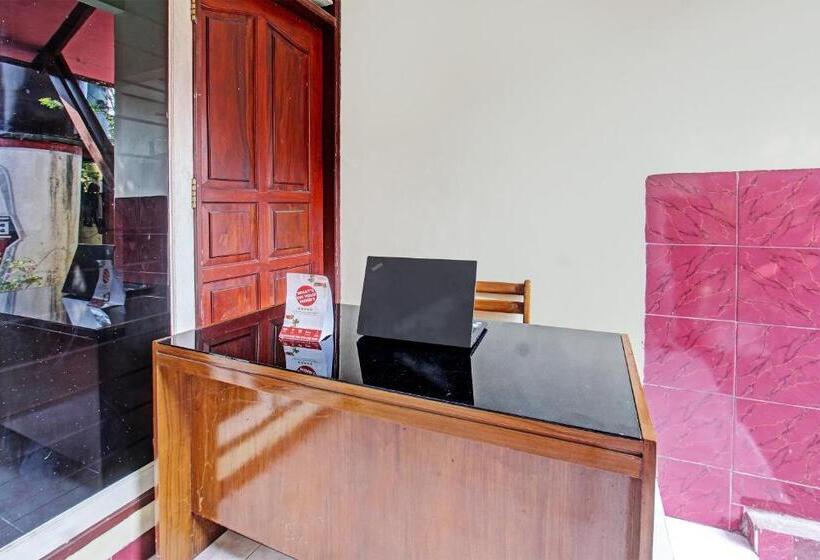فندق Oyo 92710 Losmen Tjabe Merah