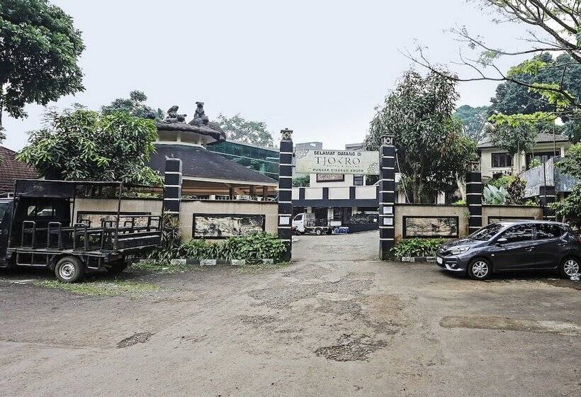 Отель Oyo 92717 Tjokro 3