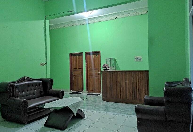 Отель Oyo 92724 Penginapan Syariah Al Syifa