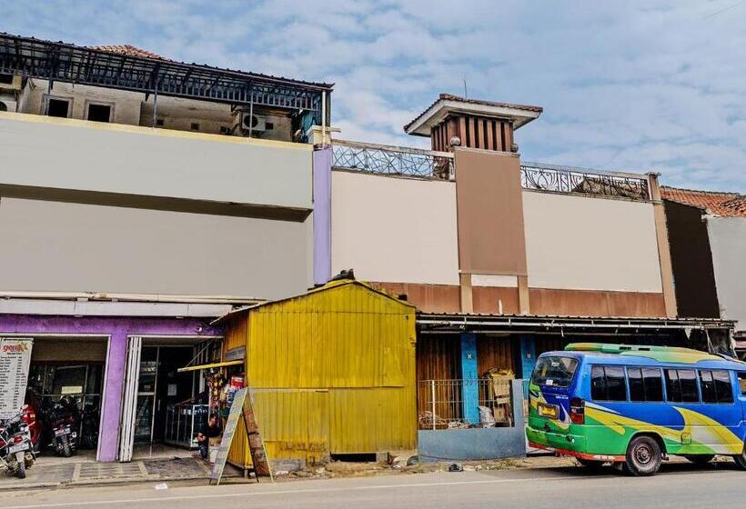 فندق Oyo 92726 Geulis Guest House